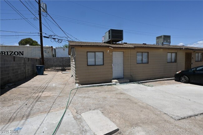 Building Photo - 1610 Marlin Ave