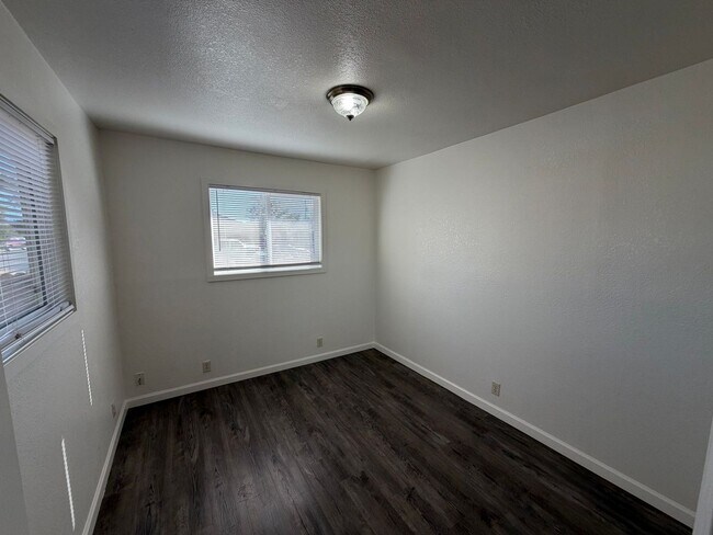 Building Photo - Now available 3 Bedroom | 2 bath home in t...