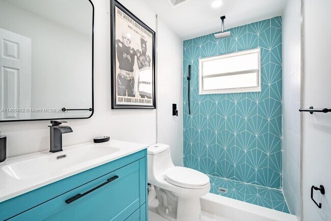 Building Photo - 1521 NE 148th St