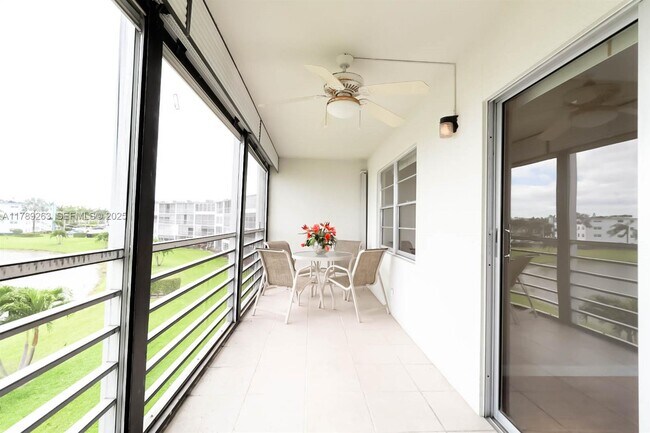 Building Photo - 3035 Exeter