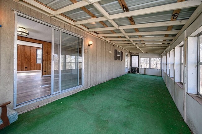 Building Photo - 3 Bed 2 Bath South Columbia