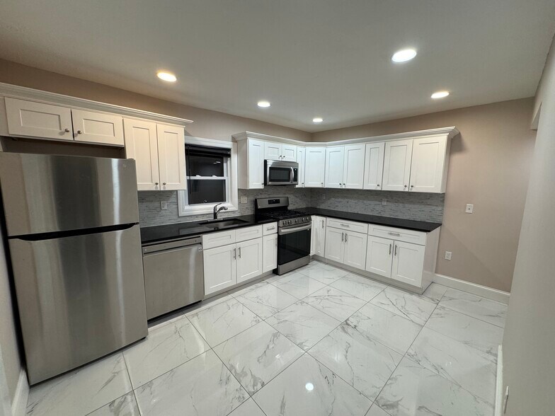 Building Photo - 30 Julian St