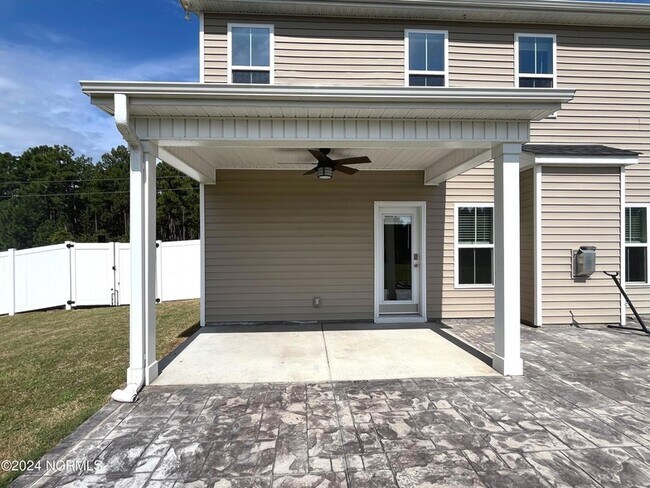 Building Photo - 885 Carolina Rd