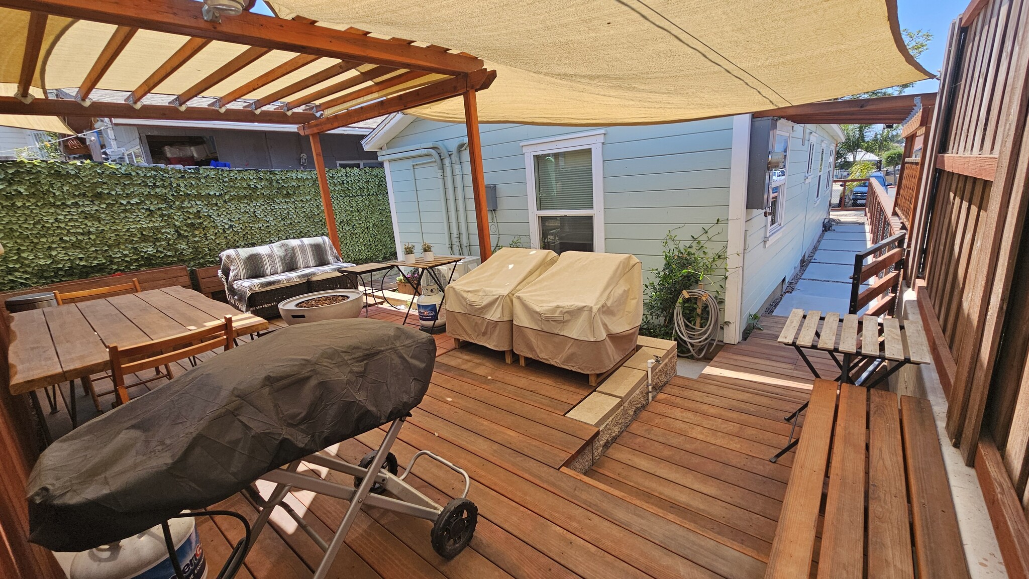 Building Photo - 2058 Harrison Ave