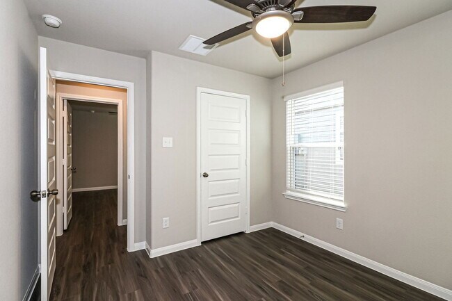 Building Photo - 5122 Hector Gustavo Dr