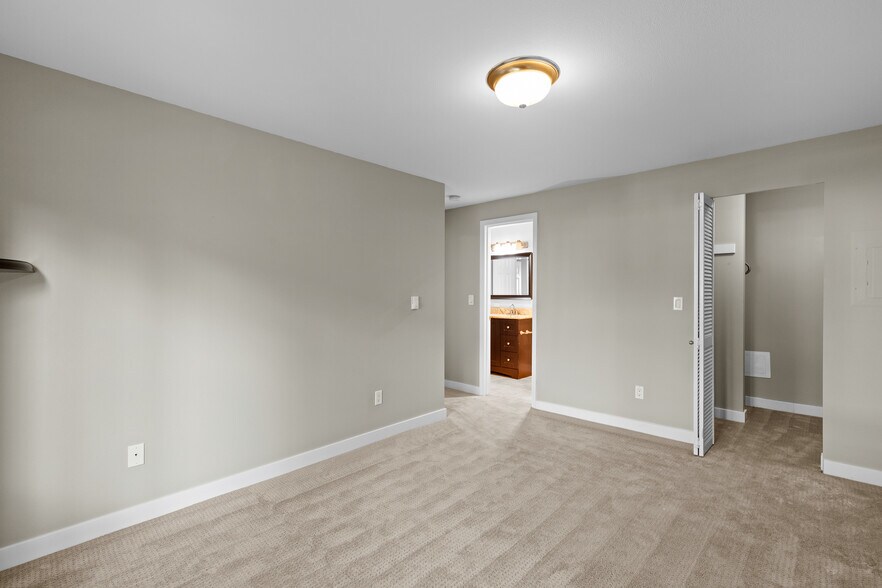 Building Photo - 4308 NE Sunset Blvd