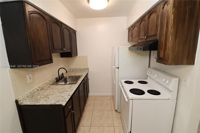 Building Photo - 1708 N 16th Ave