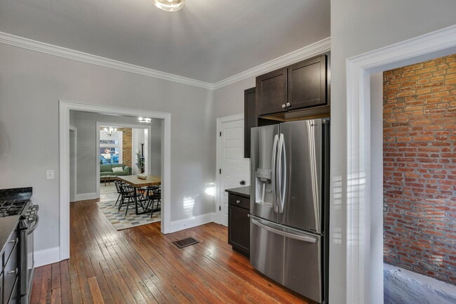 Building Photo - 634 Neil Ave