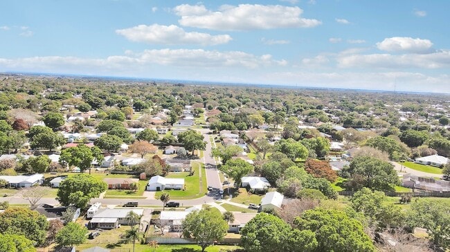 Building Photo - 2145 5th St