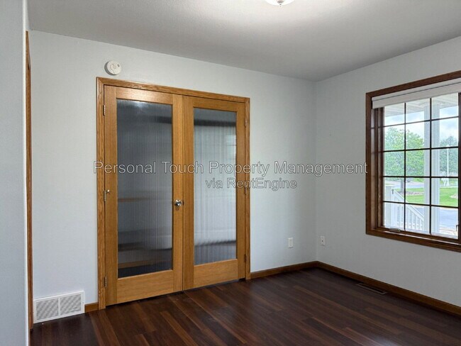 Building Photo - 3539 Woodbury Ct S