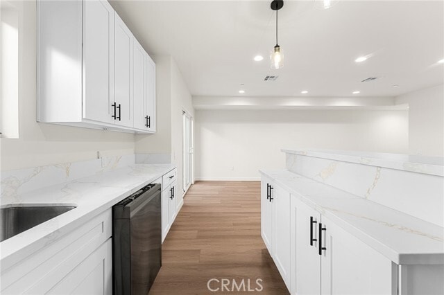 Building Photo - 902 S Hert St