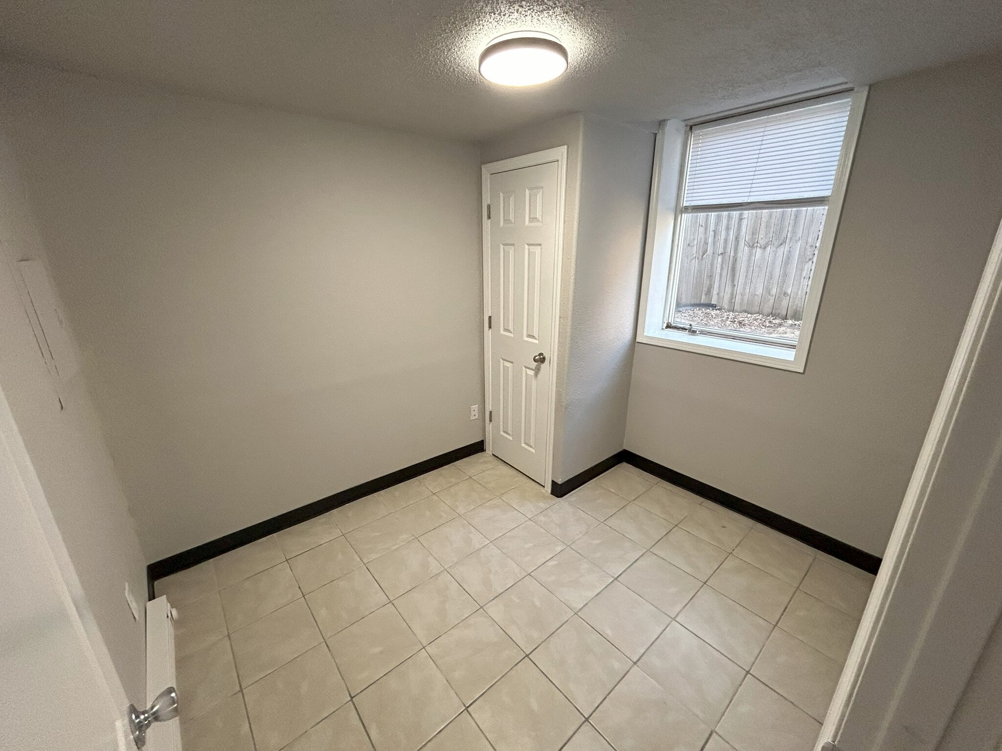 Lower - 613 N Franklin Ave