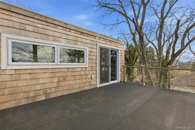 Building Photo - 62 Van Wyck St