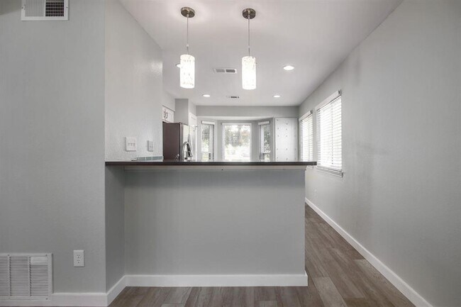 Building Photo - 6400 Avery Island Ave