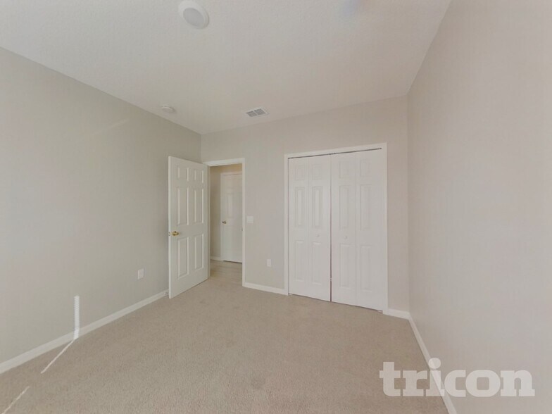 Building Photo - 2800 Playing Otter Ct