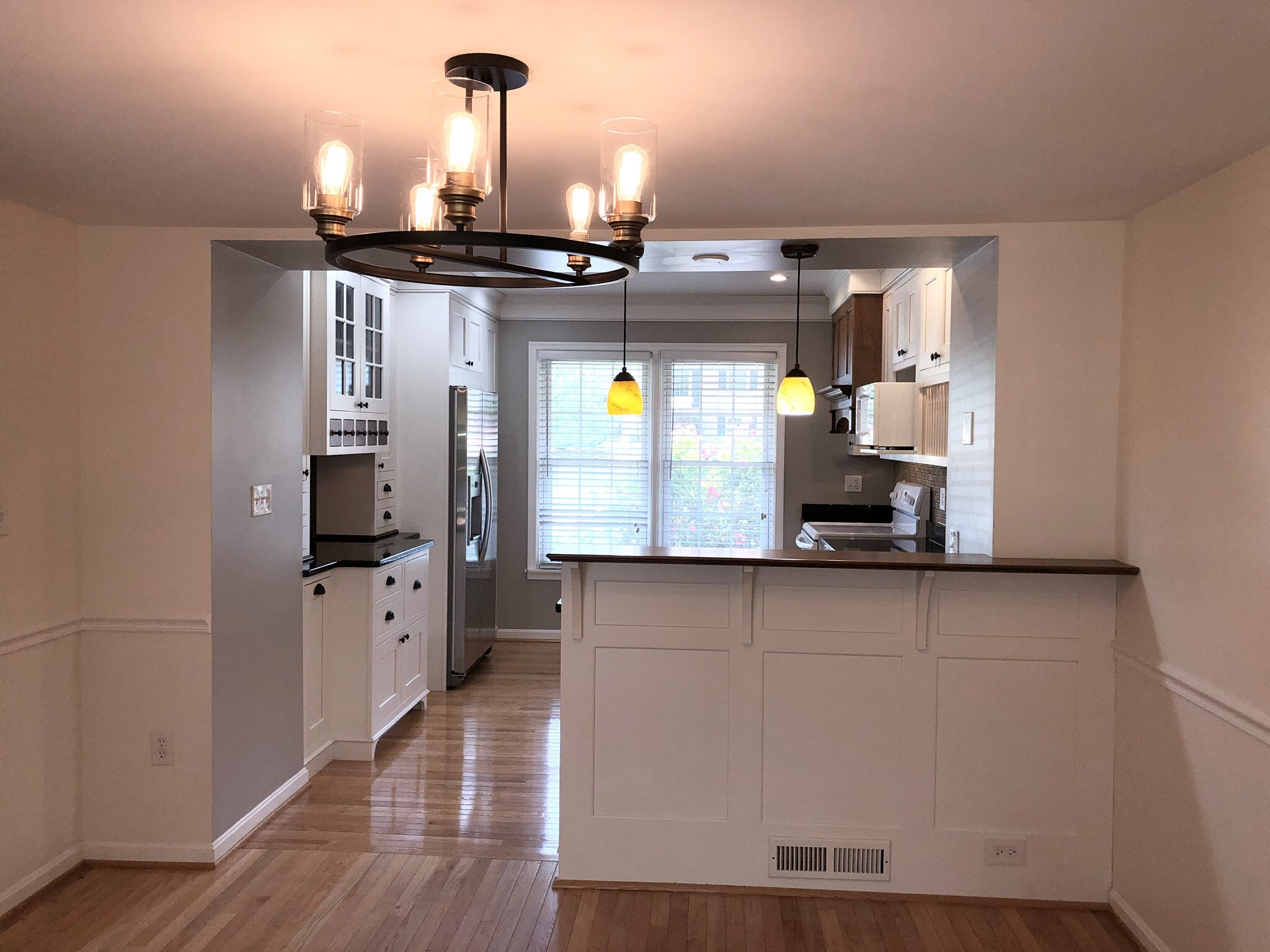 Building Photo - 10 Donagh Ct