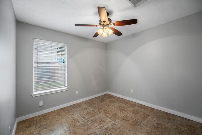 Building Photo - 20431 Fairfield Park Way