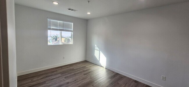 Building Photo - LANFRANCO(3743)