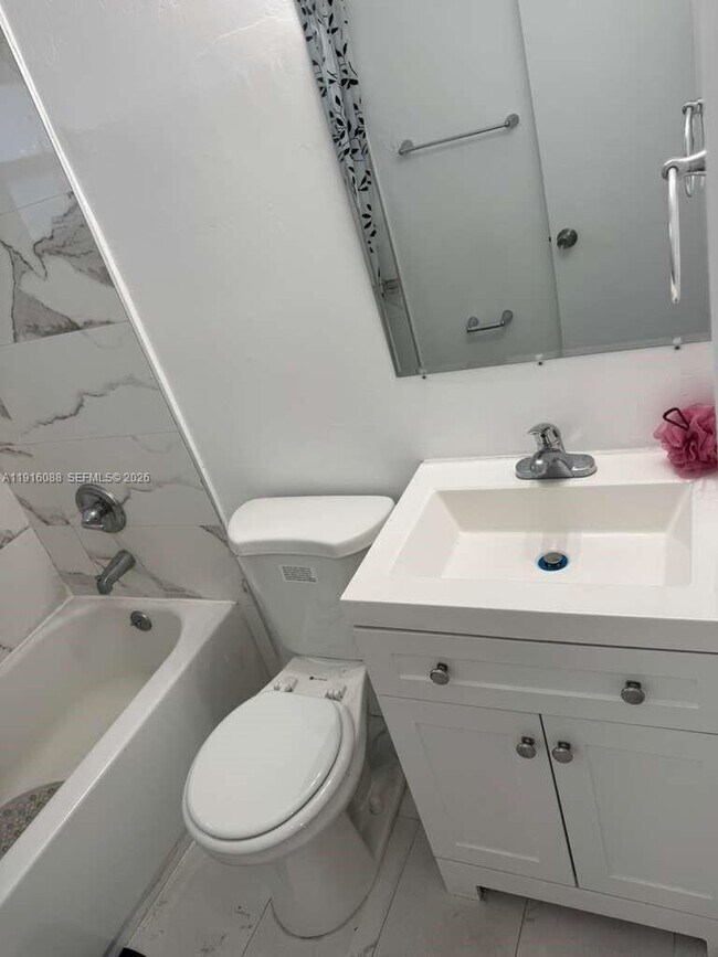 Building Photo - 2150 NW 24th St