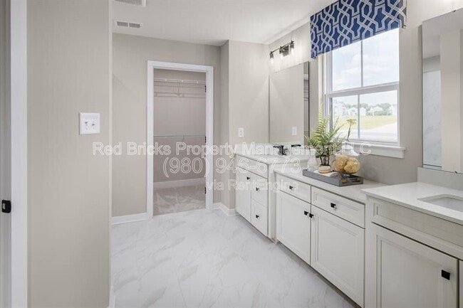 Building Photo - 1824 Giana Ln