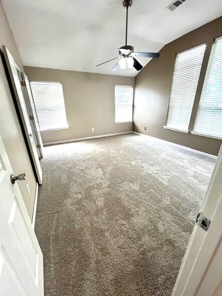 Building Photo - 518 Lone Star Park Ln