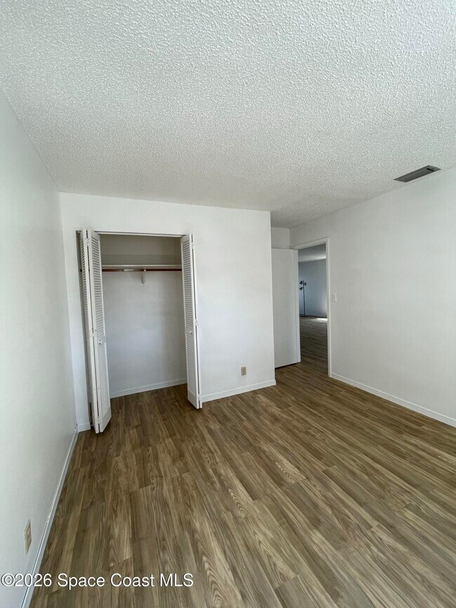 Building Photo - 81 Emerald Ct