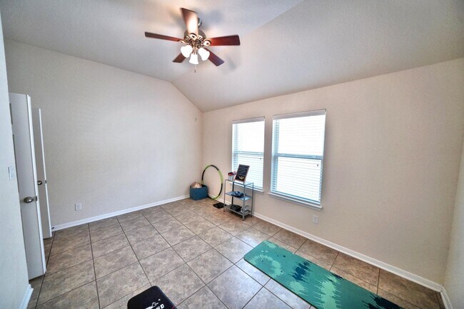 Building Photo - Stunning 3-Bedroom Home with Office in Charleston Parke, Cibolo - Realtor Commission offered: $500