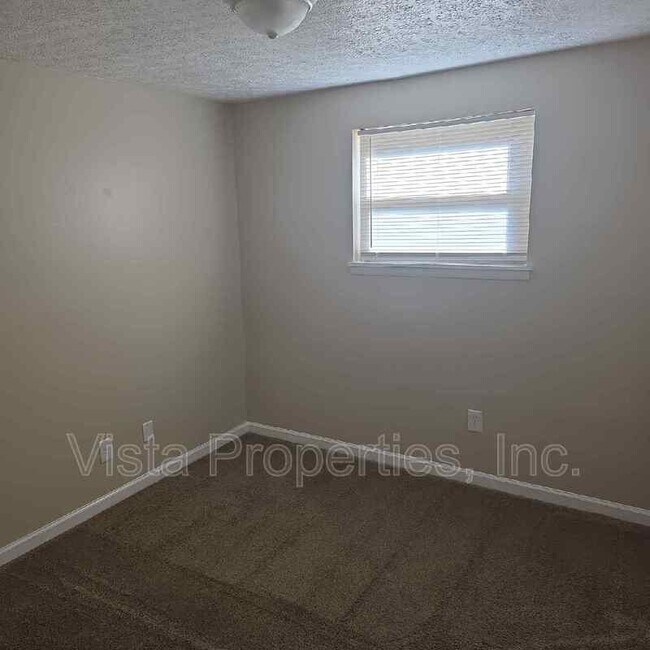 Building Photo - 4119 Glen Hill Manor Dr