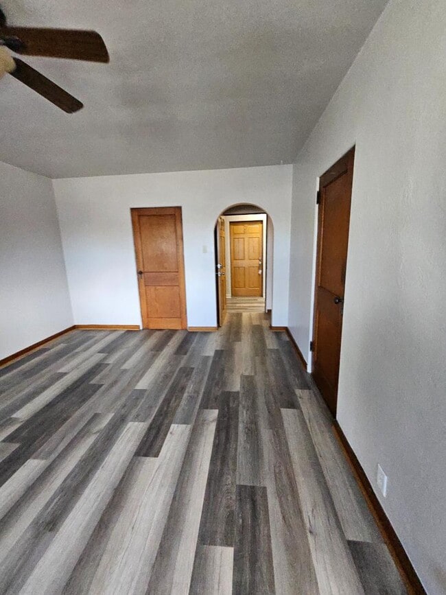 Building Photo - 1525 University Ave