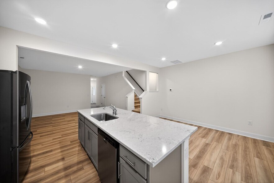 Building Photo - 16 Honeydew Wy