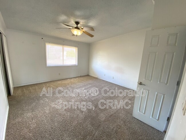 Building Photo - 218 W Rockrimmon Blvd