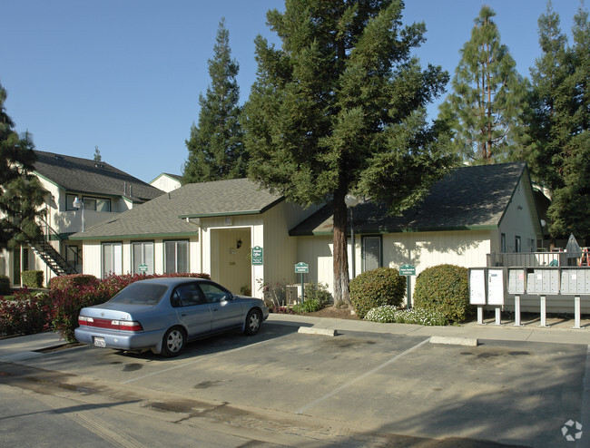 Building Photo - Sequoia Knolls