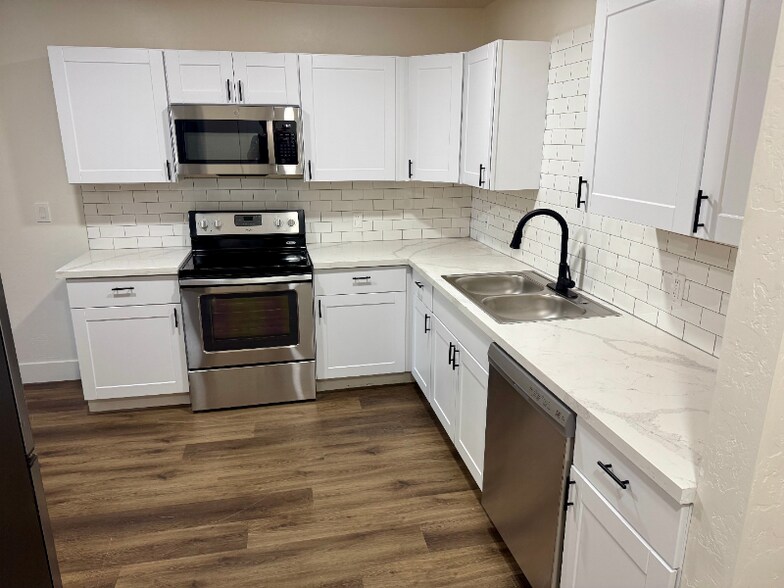 Building Photo - 1 2nd St