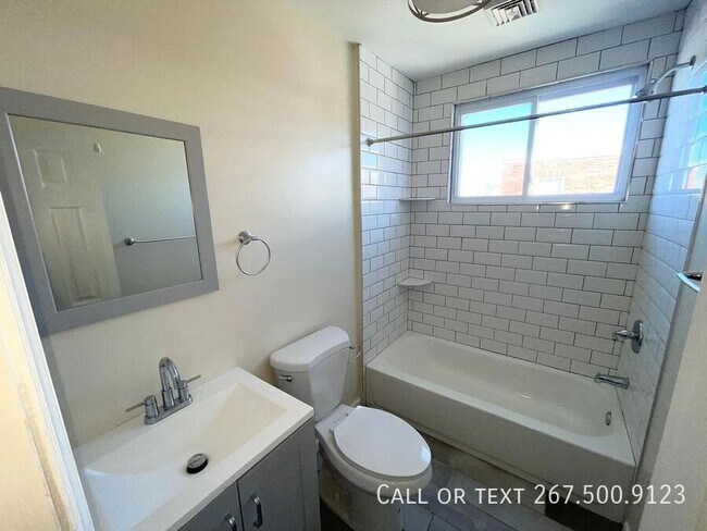 Building Photo - 6841 Lynford St
