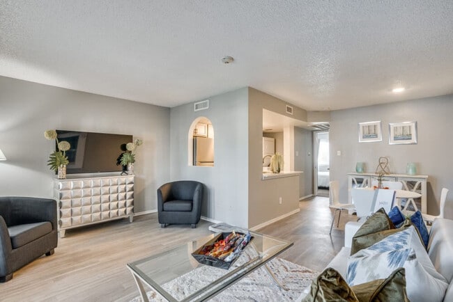 Building Photo - Mateo Apartment Homes