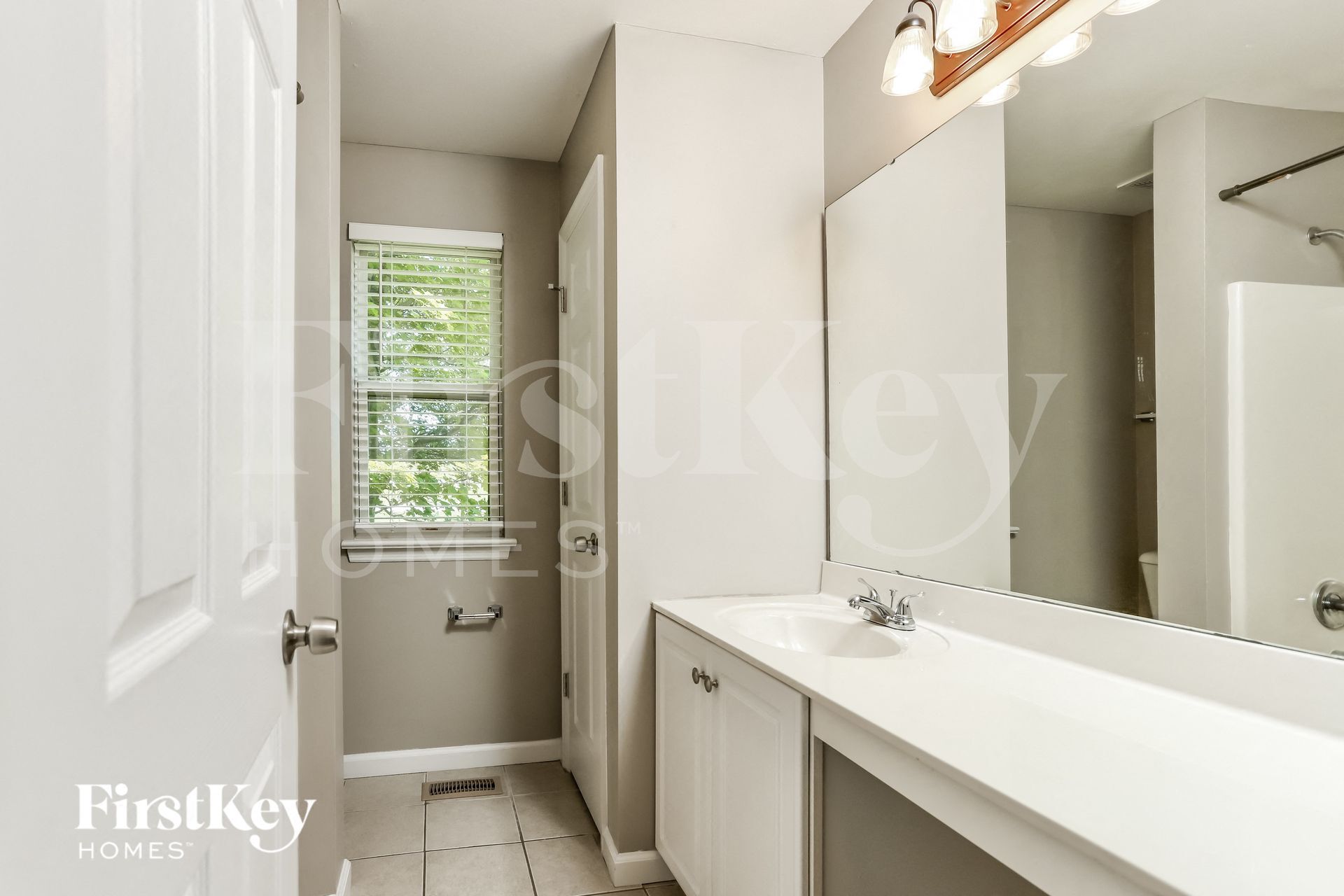 Building Photo - 7482 Pierside Dr