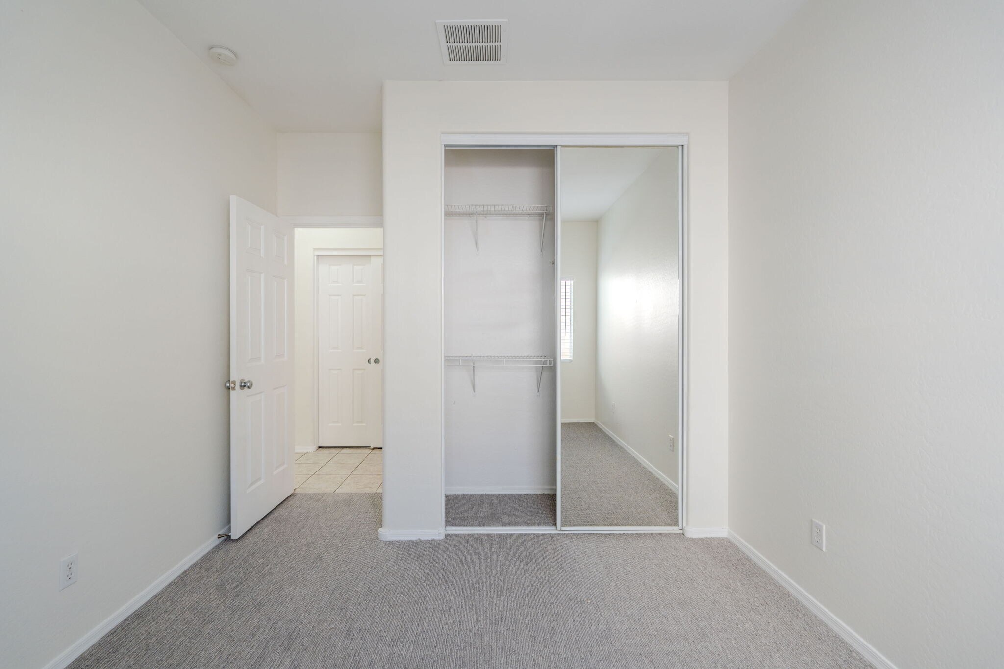 Building Photo - 15224 W Desert Hills Dr