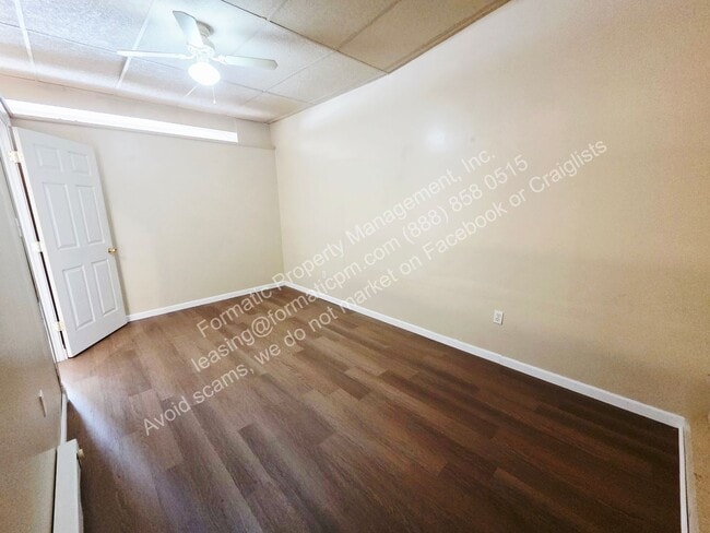 Building Photo - 323 Hughes St