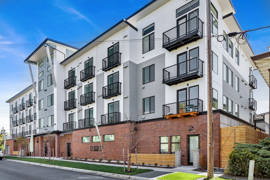 Primary Photo - Luxurious Studios with Rooftop Deck and Se...