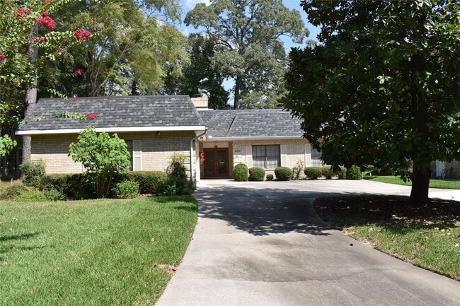 Primary Photo - 3214 Wedgewood Cir