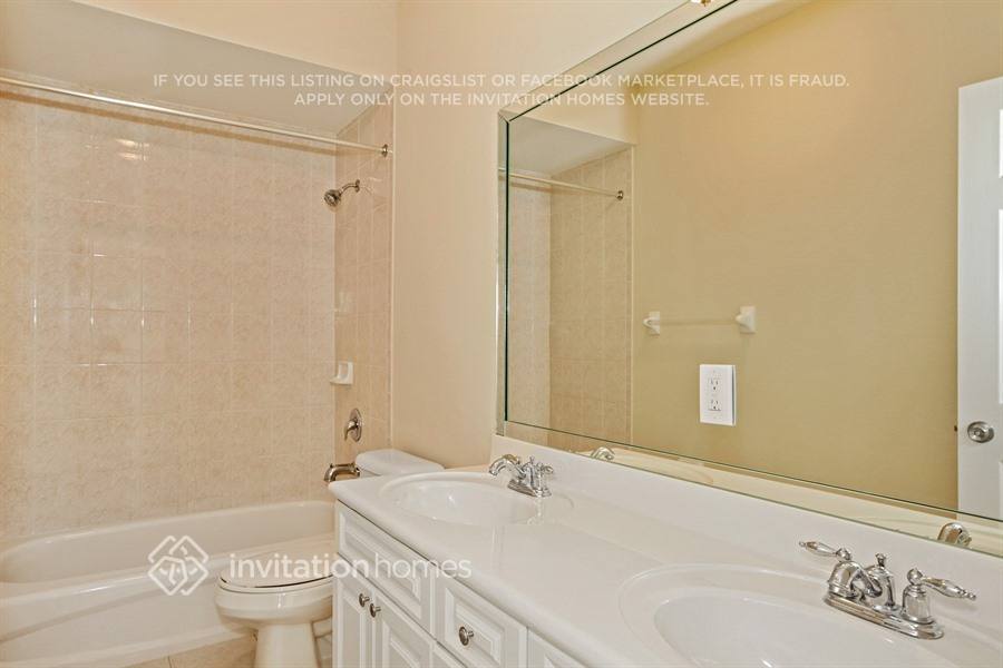 Building Photo - 16498 SW 85th Ln