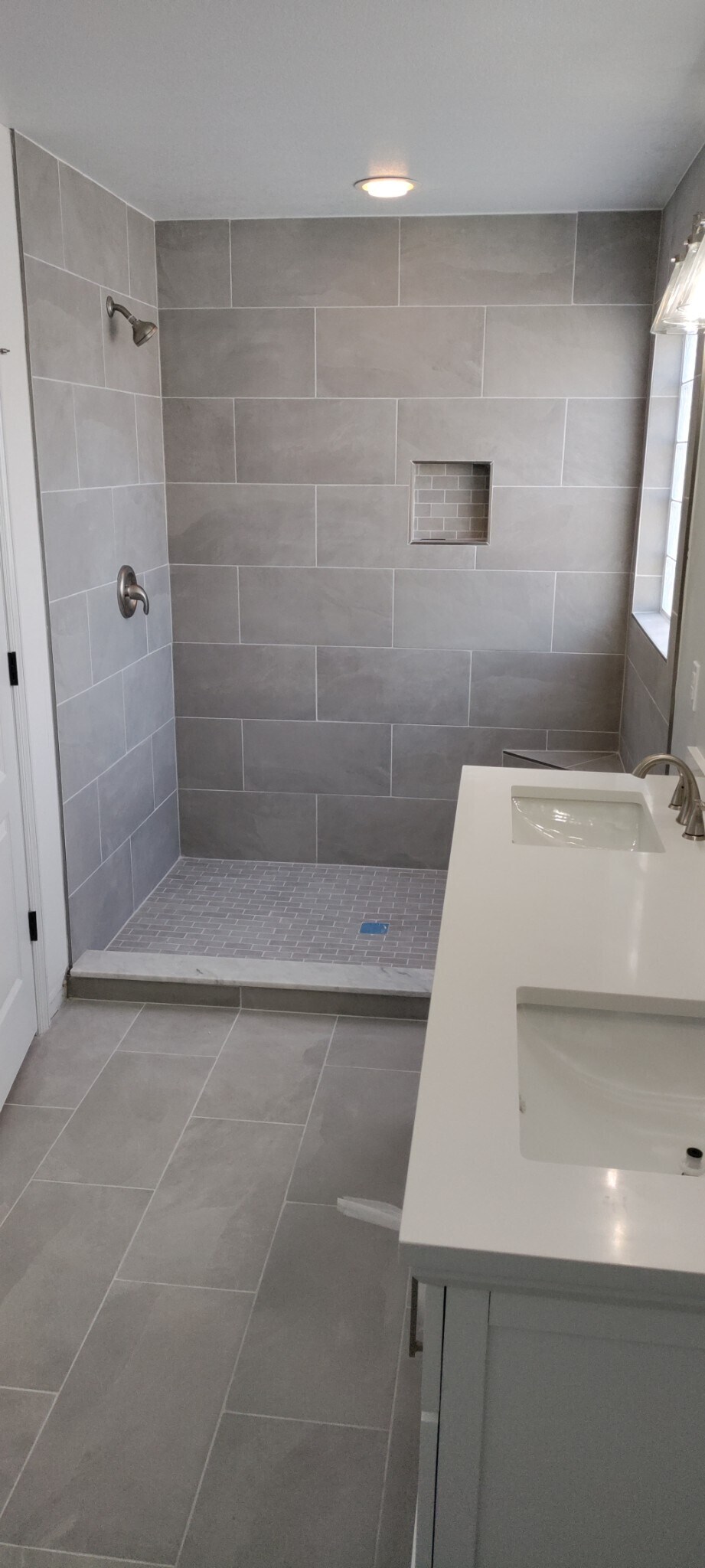 Walk-in master shower - 8456 Lexie Lane