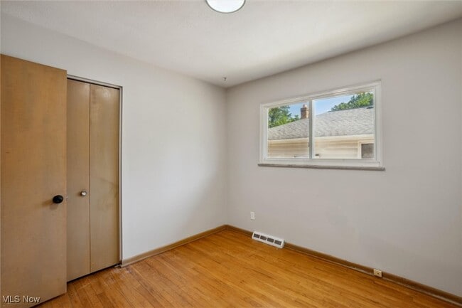Building Photo - 5440 E 141st St