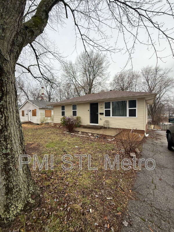 Building Photo - 10365 Lord Dr