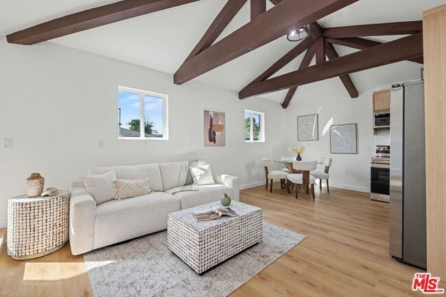 Building Photo - 2831 Overland Ave