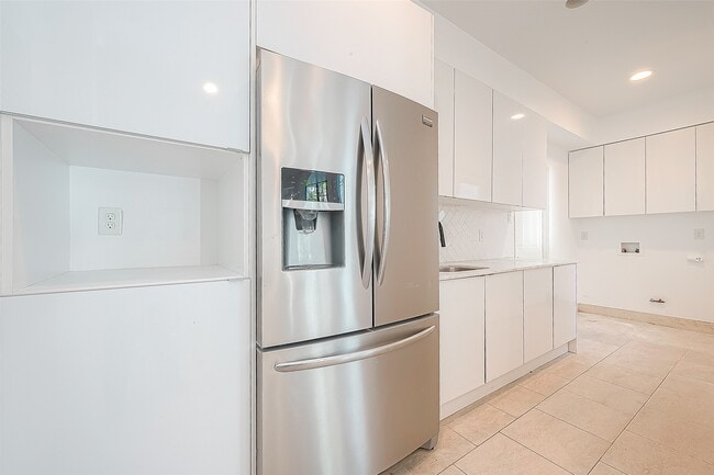 Building Photo - 161 Sage Rd