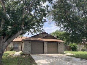 Building Photo - 5715 Lochmoor