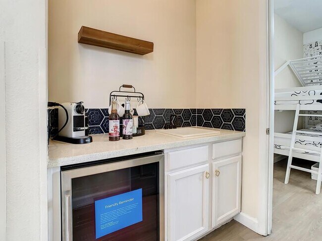 Building Photo - 7409 Sparkling Ct