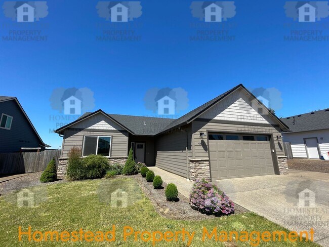 Building Photo - A HOME FOR THOSE WITH DISCERNING TASTE!