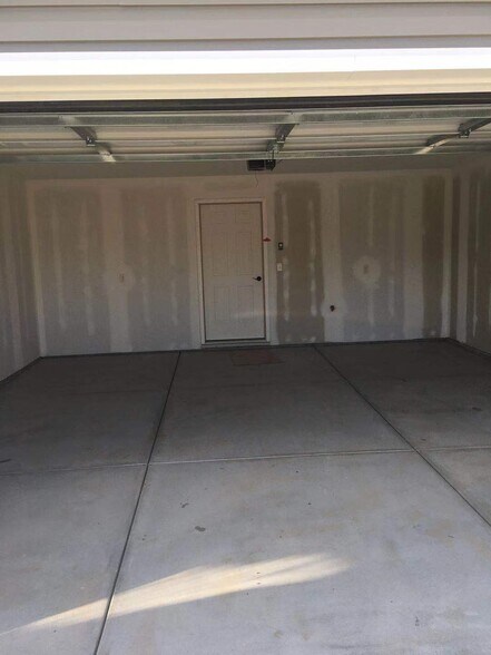 Building Photo - 9052 Tumbleweed Dr